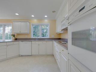 Photo 16: 3215 Norfolk Rd in Oak Bay: OB Uplands House for sale : MLS®# 915419