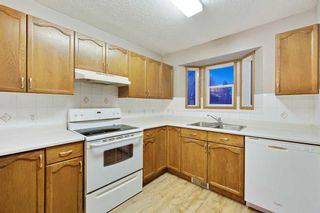 Photo 5: 3 RUNDLELAWN Park NE in Calgary: Rundle Row/Townhouse for sale : MLS®# A2129769