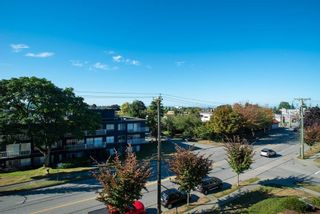 Photo 25: 1441 W 70TH Avenue in Vancouver: Marpole Land Commercial for sale in "BROADWAY COURT" (Vancouver West)  : MLS®# C8047522