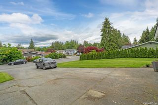 Photo 3: 19700 49 Avenue: House for sale in Langley: MLS®# R2724415