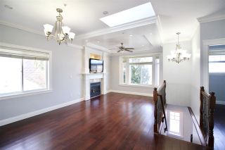 Photo 3: 2816 E 4TH Avenue in Vancouver: Renfrew VE House for sale (Vancouver East)  : MLS®# R2254032