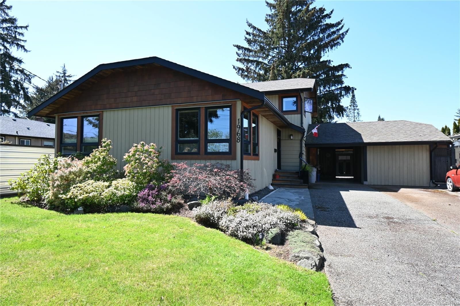 Main Photo: 1968 S Alder St in Campbell River: CR Willow Point House for sale : MLS®# 931133