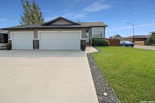 Photo 2: 812 Hamilton Drive in Swift Current: Highland Residential for sale : MLS®# SK944905
