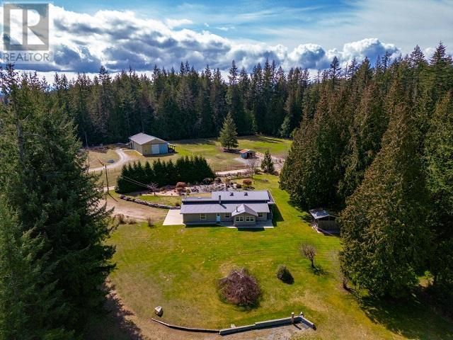 Main Photo: 4609 CLARIDGE ROAD in Powell River: House for sale : MLS®# 17239