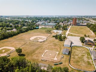 Photo 28: 29 Riley Crescent in Winnipeg: East Fort Garry Residential for sale (1J)  : MLS®# 202118599