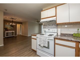 Photo 10: 225 5379 205 Street in Langley: Langley City Condo for sale in "Hertiage Manor" : MLS®# R2070301
