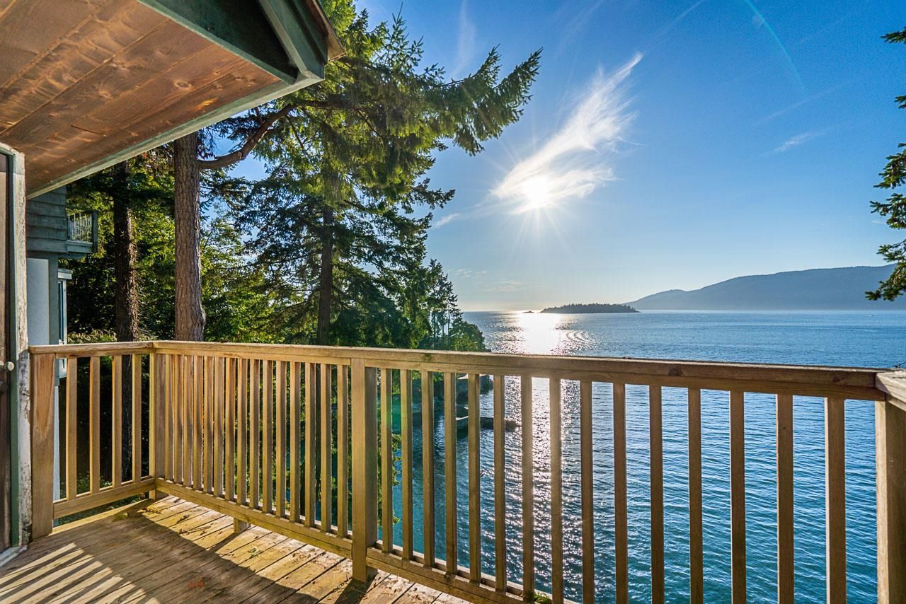 Main Photo: 5381 KEW CLIFF Road in West Vancouver: Caulfeild House for sale : MLS®# R2674464