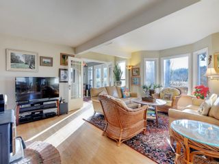 Photo 3: 5880 Bear Hill Rd in Saanich: SW Elk Lake House for sale (Saanich West)  : MLS®# 920679