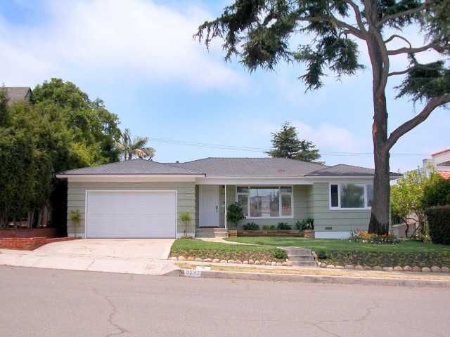 Main Photo: POINT LOMA House for sale : 2 bedrooms : 3732 Wawona Drive in San Diego