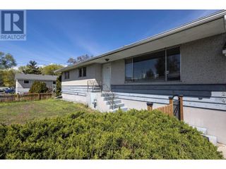 Photo 1: 724 Kinnear Avenue in Kelowna: House for sale : MLS®# 10312942