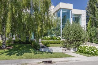 Photo 2: 1204 Beverley Boulevard SW in Calgary: Bel-Aire Detached for sale : MLS®# A2024804