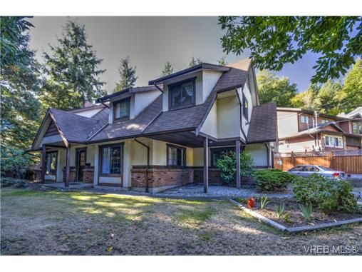 Main Photo: 803 Cecil Blogg Dr in VICTORIA: Co Triangle House for sale (Colwood)  : MLS®# 711979