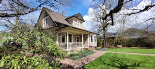 Photo 2: 34917 HARRIS Road in Abbotsford: Matsqui House for sale : MLS®# R2775233