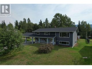 Photo 3: 342 REDDEN ROAD in Quesnel: House for sale : MLS®# R2807298