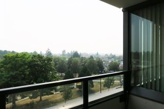 Photo 5: 701 2689 KINGSWAY in Vancouver: Collingwood VE Condo for sale in "SKYWAY TOWER" (Vancouver East)  : MLS®# R2195349