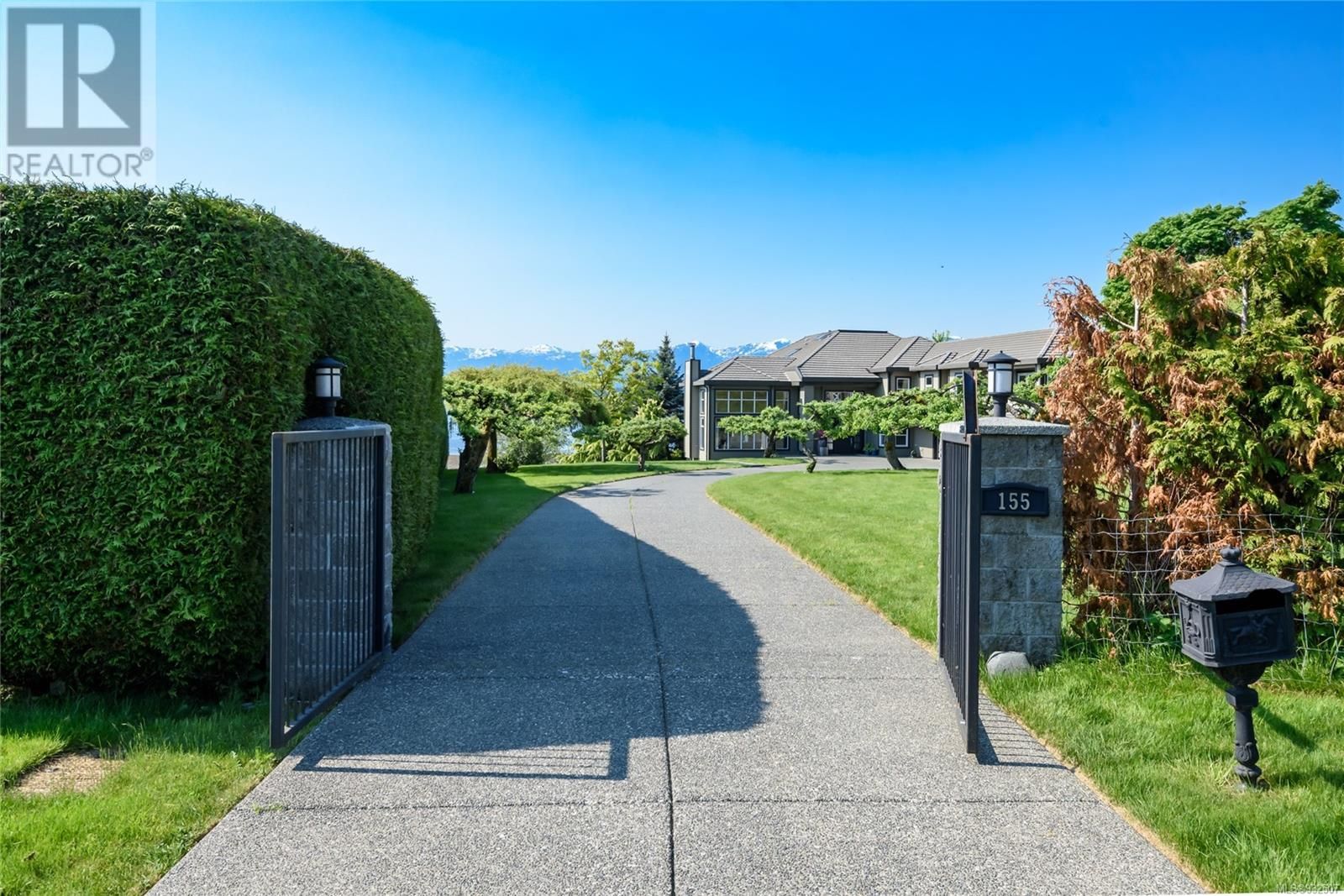 Main Photo: 155 Willow Way in Comox: House for sale : MLS®# 932507
