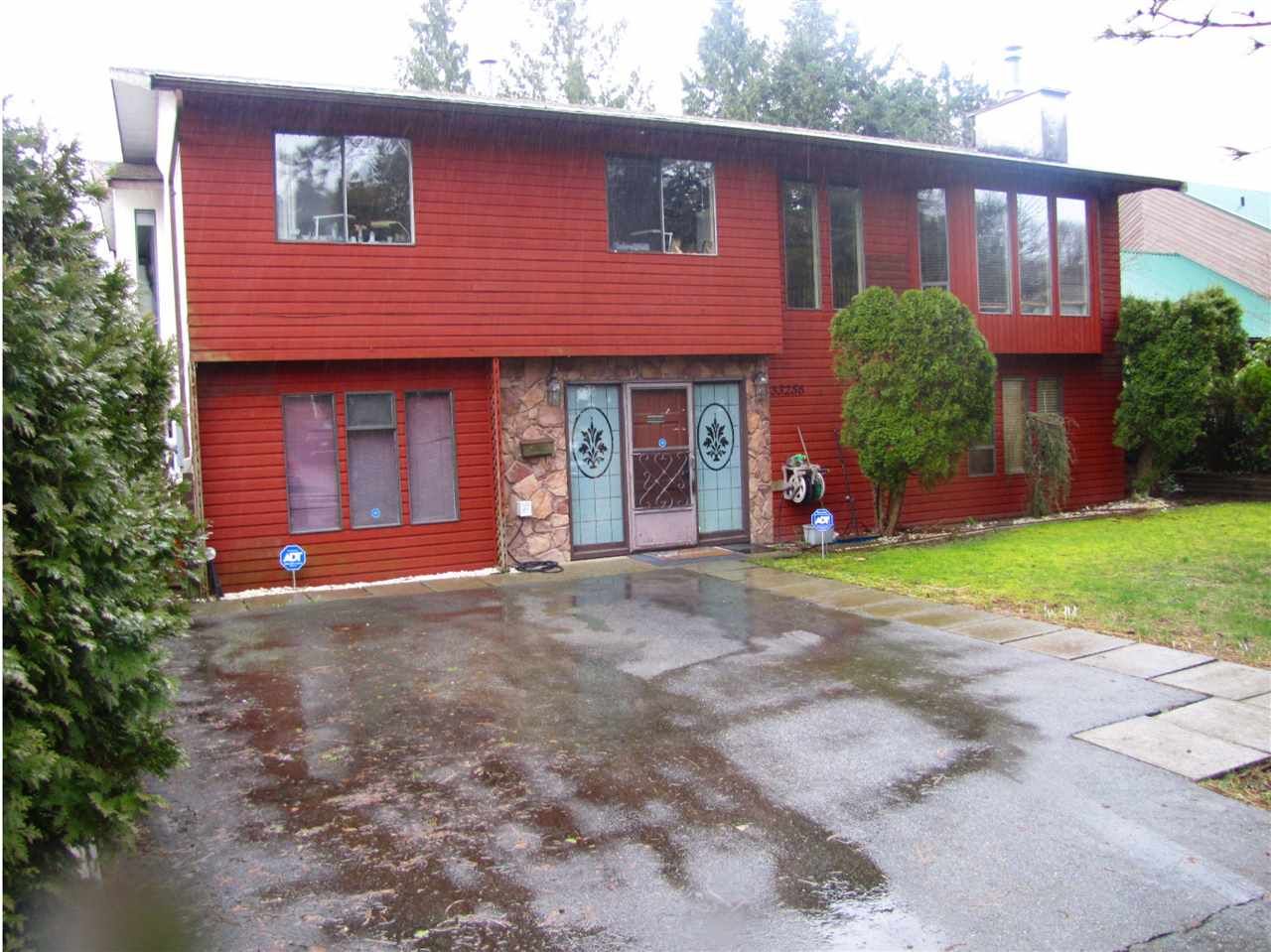 Main Photo: 33256 BEST Avenue in Mission: Mission BC House for sale : MLS®# R2442865