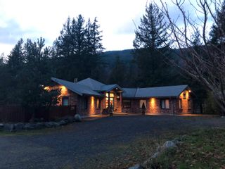 Photo 2: 1185 COLUMBIA VALLEY Road: Columbia Valley House for sale (Cultus Lake)  : MLS®# R2640561