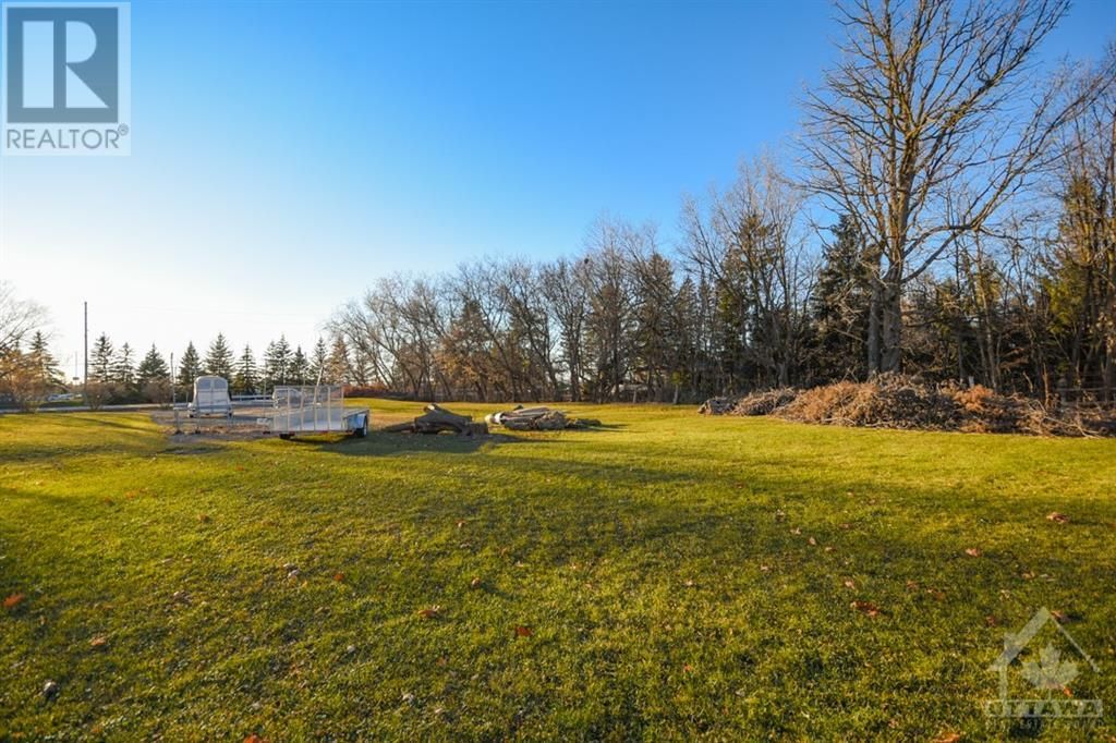 Main Photo: 2965 MERIVALE ROAD in Ottawa: Vacant Land for sale : MLS®# 1339817
