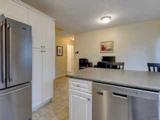 Photo 9: 93 7570 Tetayut Rd in Central Saanich: CS Hawthorne Manufactured Home for sale : MLS®# 896851