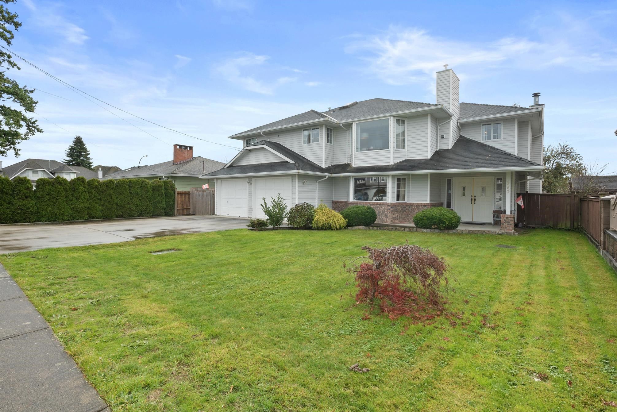 Main Photo: 6582 HOLLY PARK Drive in Delta: Holly House for sale in "HOLLY" (Ladner)  : MLS®# R2631662