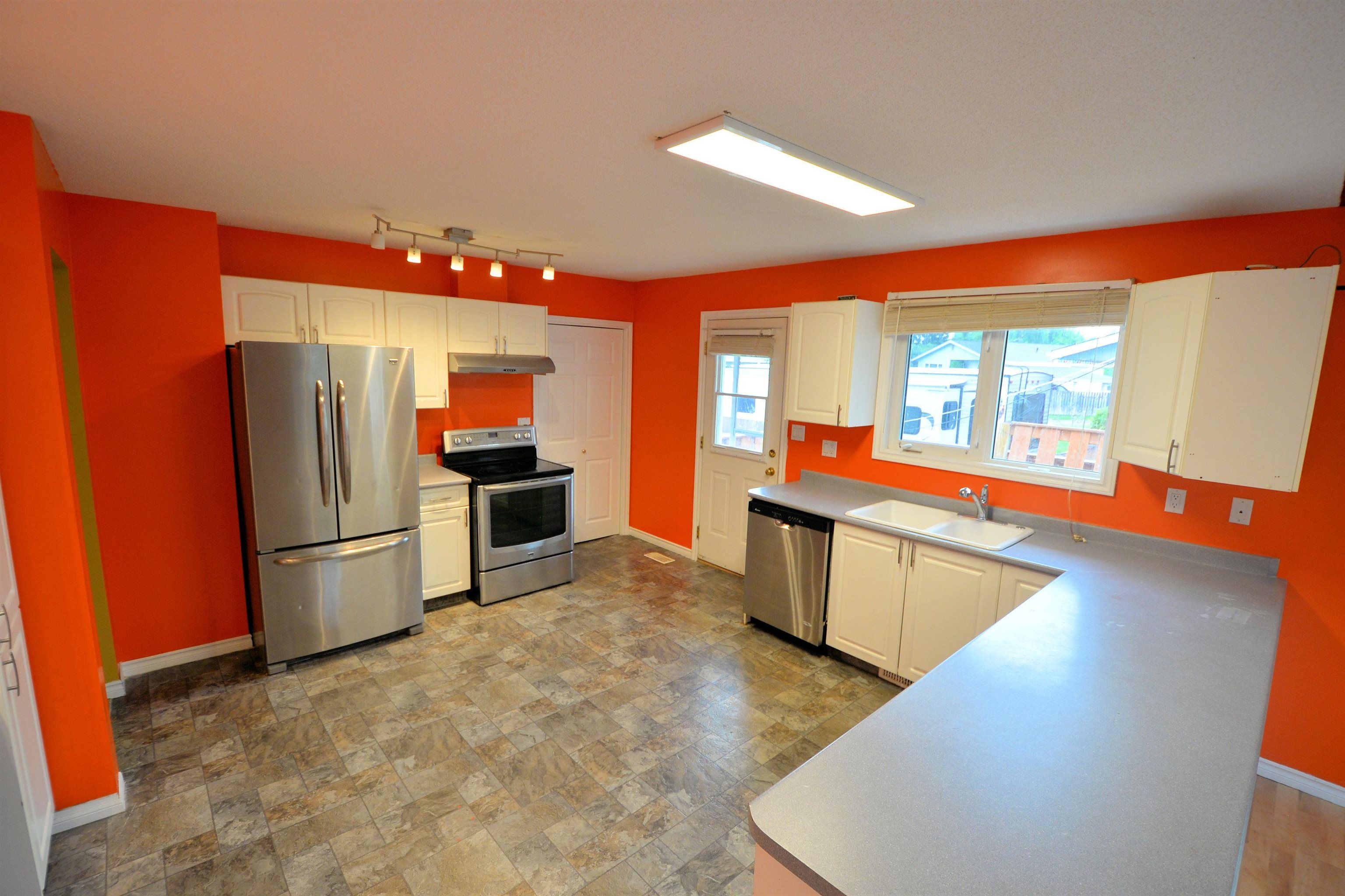 Photo 9: Photos: 4115 GUEST Crescent in Prince George: Pinewood House for sale in "Pinewood" (PG City West)  : MLS®# R2709761