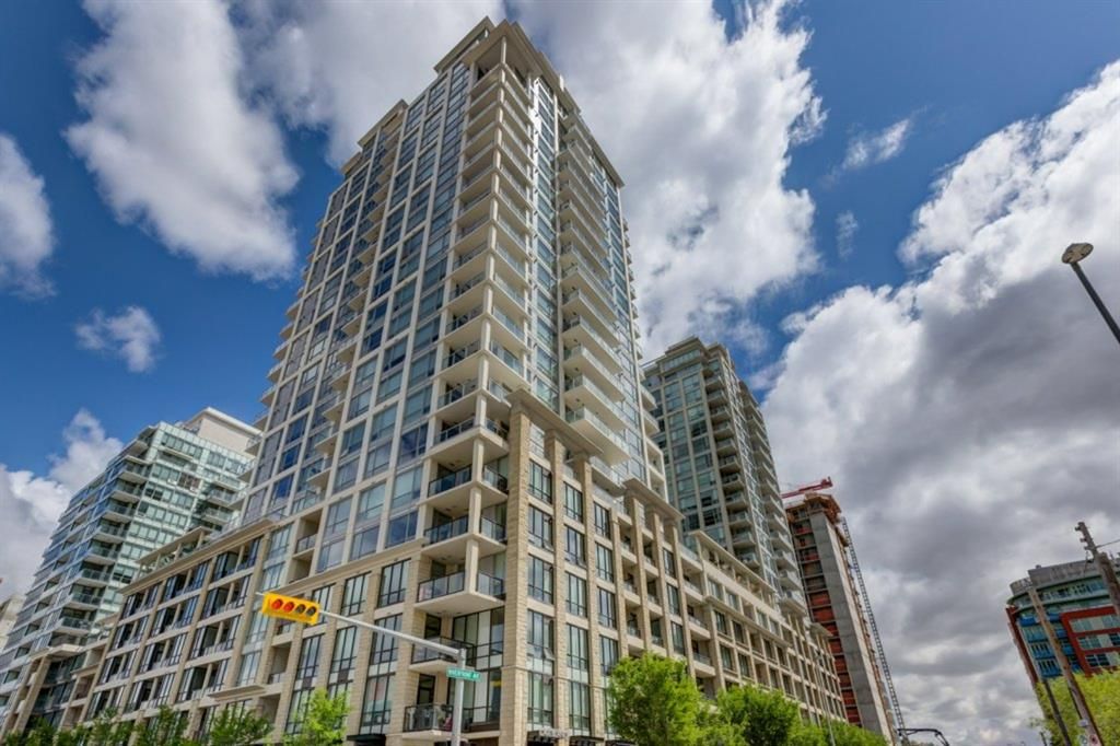 Main Photo: 825 222 RIVERFRONT Avenue SW in Calgary: Chinatown Apartment for sale : MLS®# A1029980