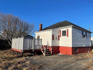 Photo 2: 16 Seventh Street in Glace Bay: 203-Glace Bay Residential for sale (Cape Breton)  : MLS®# 202402595