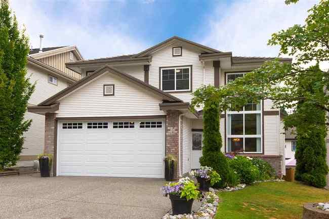 Main Photo: 2209 TURNBERRY Lane in Coquitlam: Home for sale : MLS®# R2305924