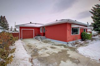 Photo 2: 6028 Thorncliffe Drive NW in Calgary: Thorncliffe Detached for sale : MLS®# A2011831