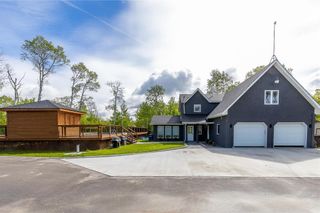 Photo 4: 53 Berg Drive in Mitchell: House for sale : MLS®# 202312269
