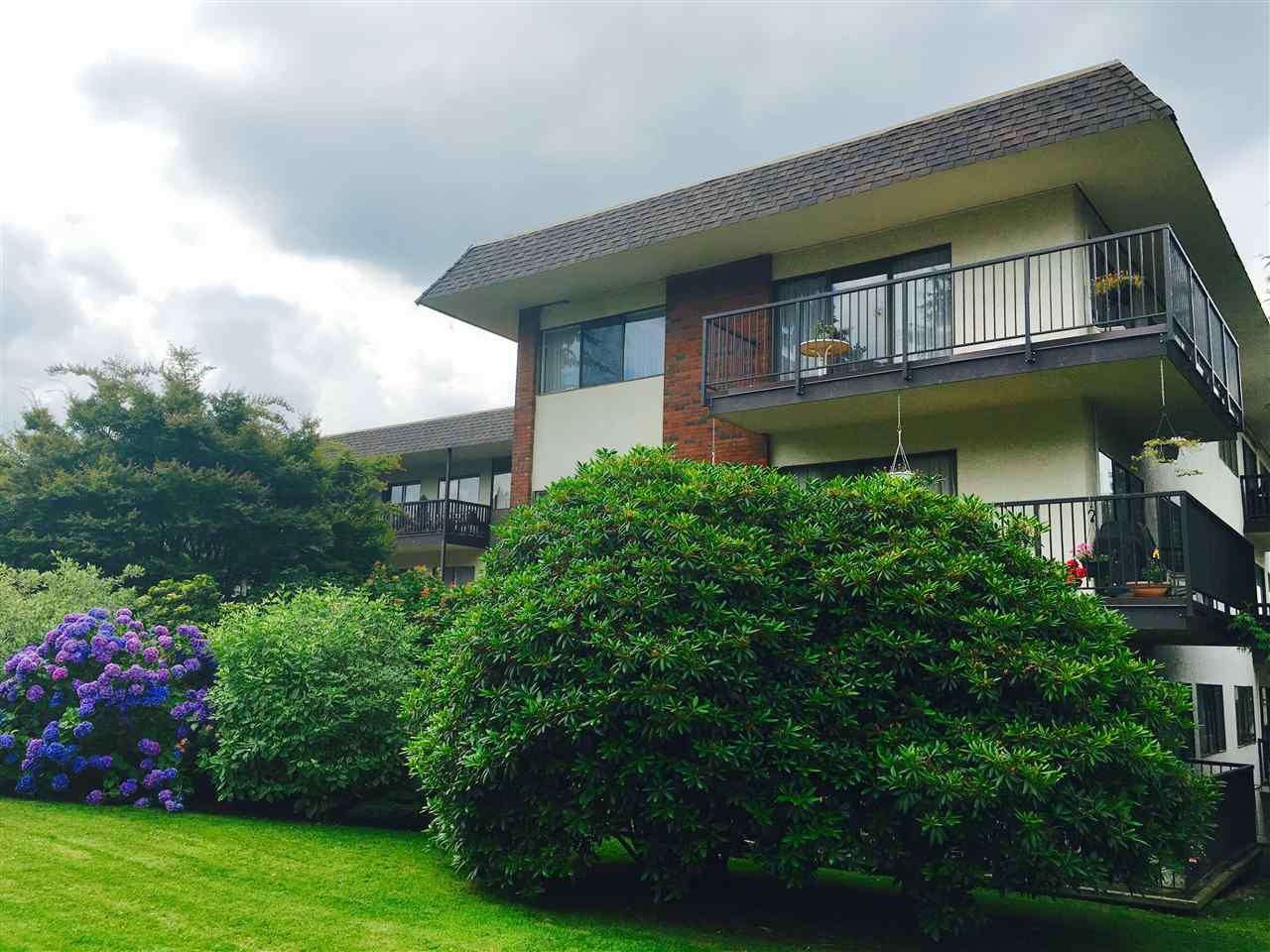 Main Photo: 313 155 E 5TH Street in North Vancouver: Lower Lonsdale Condo for sale in "WINCHESTER ESTATES" : MLS®# R2086842