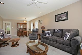 Photo 3: 1506 CANTERBURY Drive: Agassiz House for sale : MLS®# R2443128