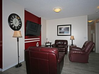 Photo 11: 451 HILLCREST Circle SW: Airdrie House for sale