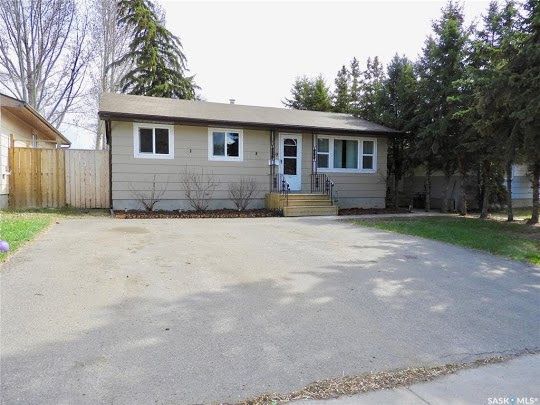 Recently Reduced! Welcome to 119 Ross Crescent, Saskatoon 