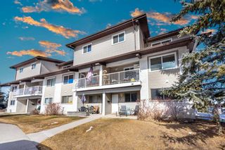 Photo 1: 428 200 Brookpark Drive SW in Calgary: Braeside Row/Townhouse for sale : MLS®# A2111493