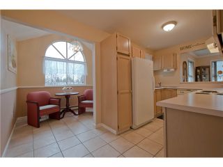 Photo 5: 203 15439 100 Avenue in Surrey: Guildford Townhouse for sale in "Plumtree Lane" (North Surrey)  : MLS®# F1404844