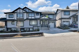 Photo 3: 6238 135 Street in Surrey: Panorama Ridge 1/2 Duplex for sale : MLS®# R2765934