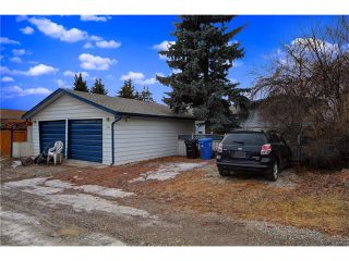 Photo 3: 7944 HUNTWICK Hill(S) NE in Calgary: Huntington Hills House for sale : MLS®# C4106885