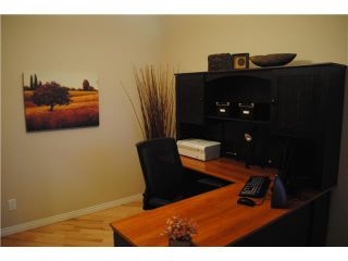 Photo 6: 201 AUBURN GLEN Manor SE in CALGARY: Auburn Bay Residential Detached Single Family for sale (Calgary)  : MLS®# C3559058