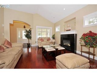 Photo 3: 2162 Bellamy Rd in VICTORIA: La Thetis Heights House for sale (Langford)  : MLS®# 757521