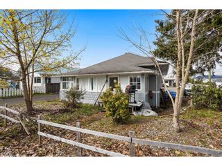 Photo 1: 34595 2 AVENUE in Abbotsford: House for sale : MLS®# R2872568