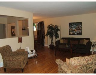 Photo 3: 455 HORTON Avenue West in WINNIPEG: Transcona Residential for sale (North East Winnipeg)  : MLS®# 2809840