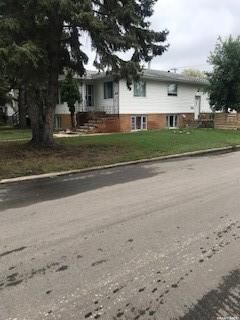 Photo 3: 1102 9th Street East in Saskatoon: Varsity View Residential for sale : MLS®# SK942456