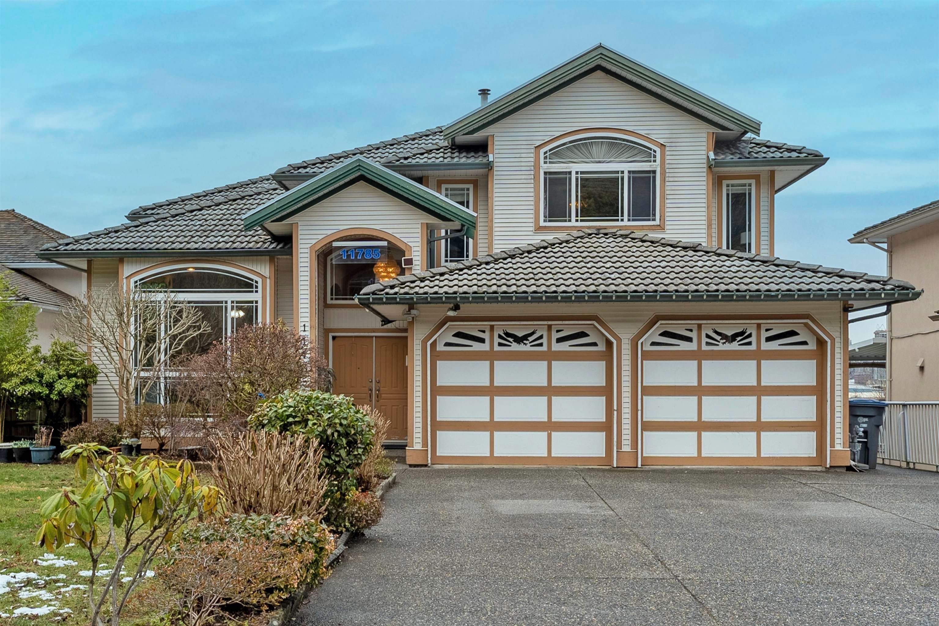 Main Photo: 11785 RIVER Road in Surrey: Royal Heights House for sale (North Surrey)  : MLS®# R2750394