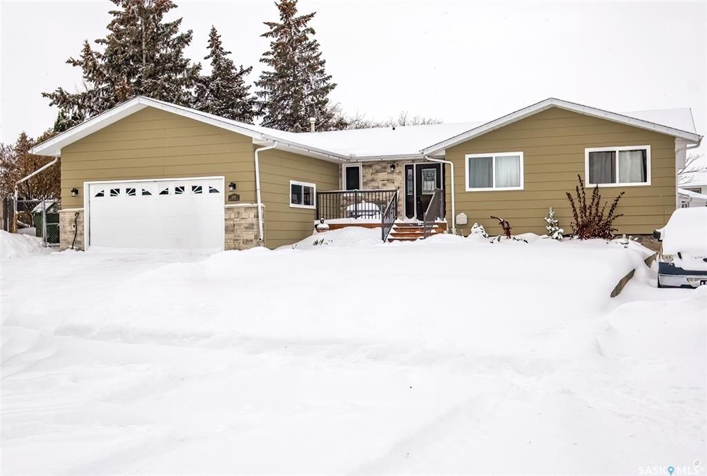 Main Photo: 2837 Wyllie Crescent in Prince Albert: Carlton Park Residential for sale : MLS®# SK913814