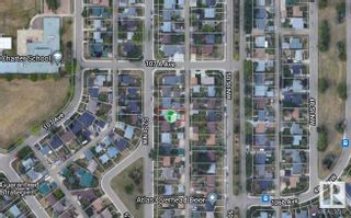 Photo 2: 10713 52 Street NW in Edmonton: Zone 19 House for sale : MLS®# E4319311