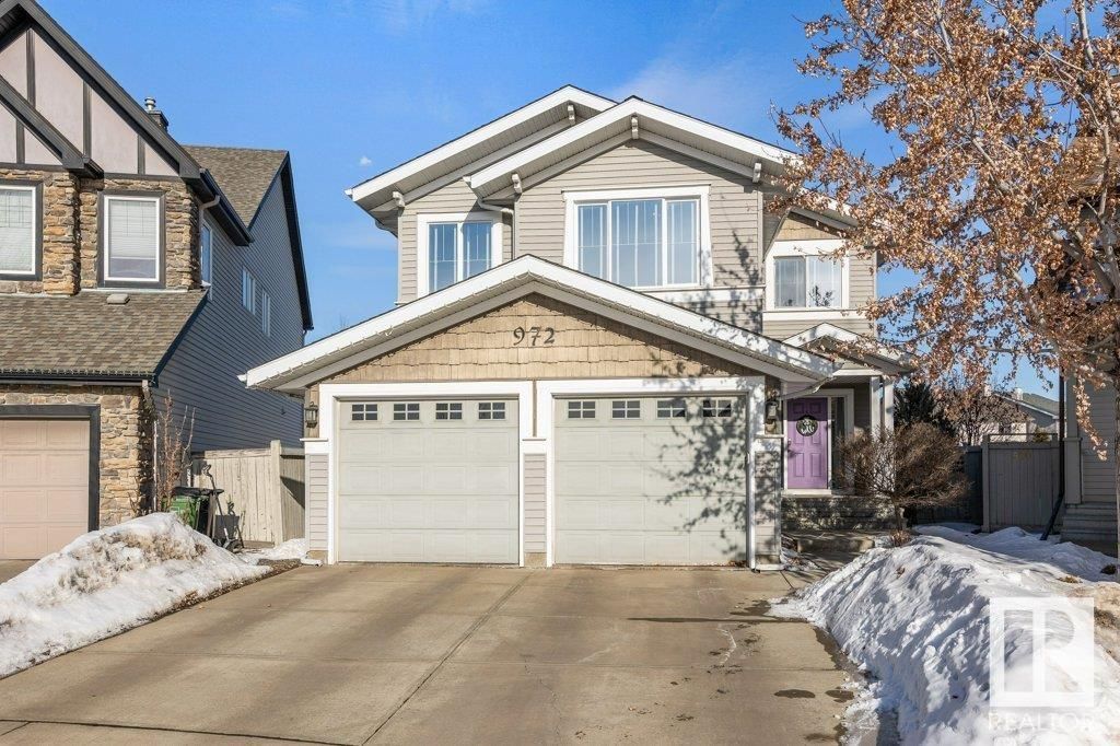 Main Photo: 972 CHAHLEY Crescent in Edmonton: Zone 20 House for sale : MLS®# E4330023