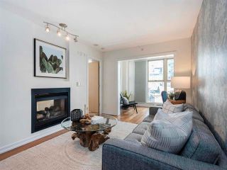Photo 1: 1104 969 Richards Street in Vancouver: Yaletown Condo for sale : MLS®# R2643619
