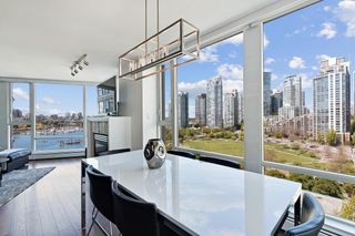 Photo 11: 1505 1383 MARINASIDE Crescent in Vancouver: Yaletown Condo for sale in "The Columbus in Yaletown" (Vancouver West)  : MLS®# R2668210